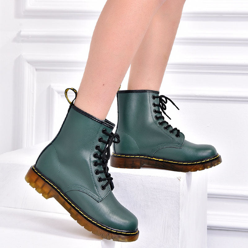 Classic Marke Boots