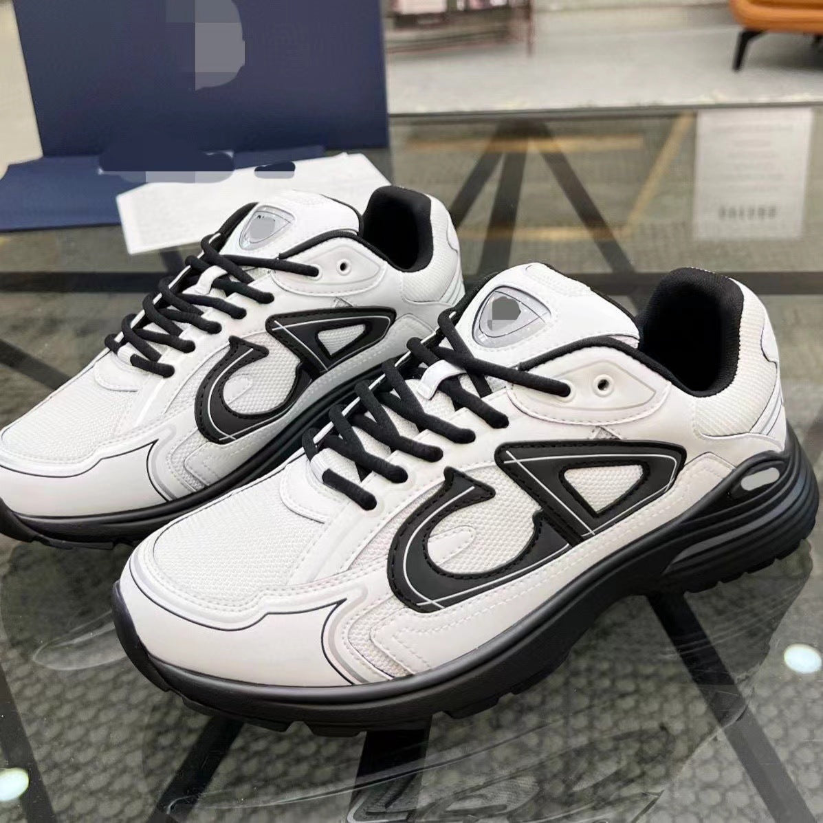 Cheer NA Sneakers