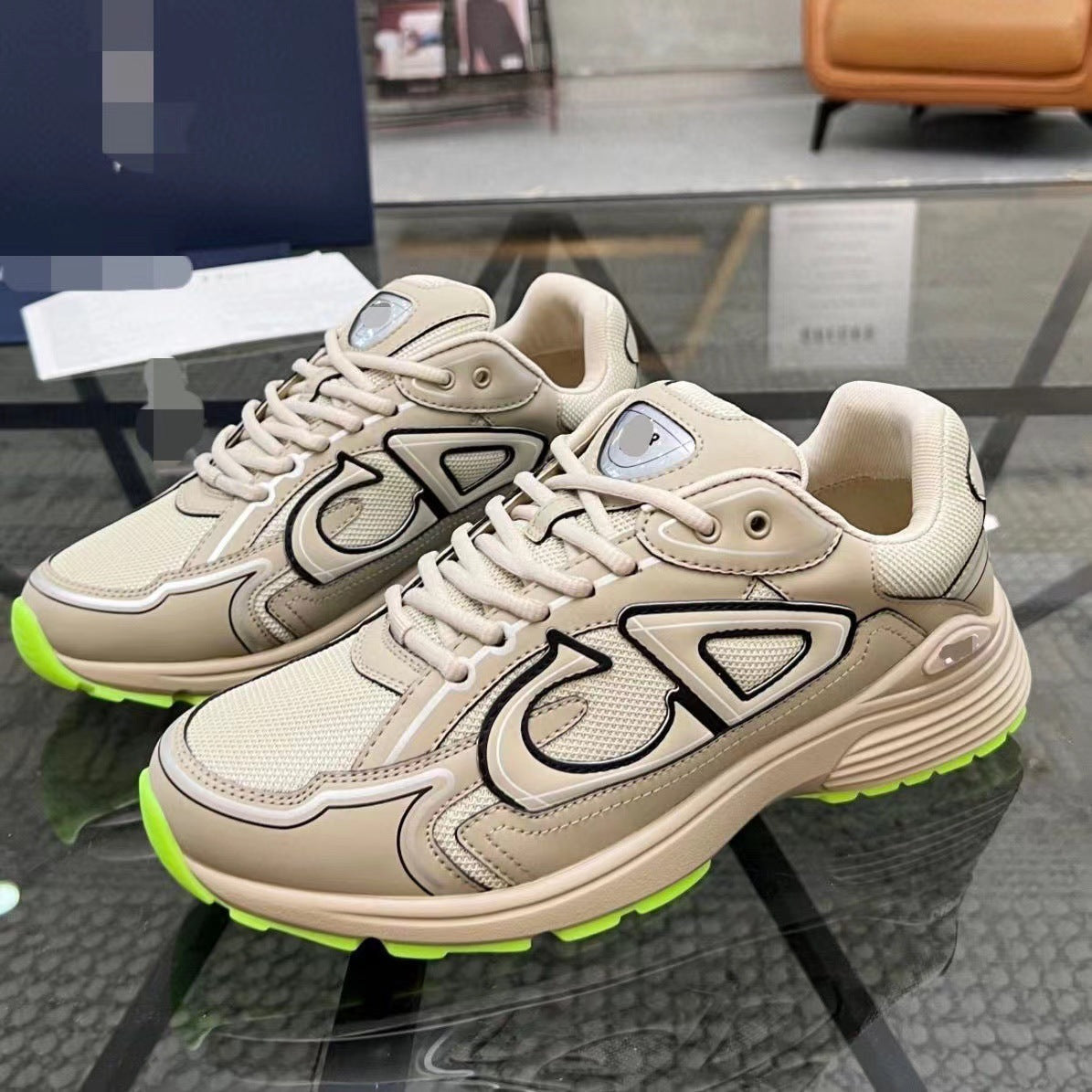 Cheer NA Sneakers