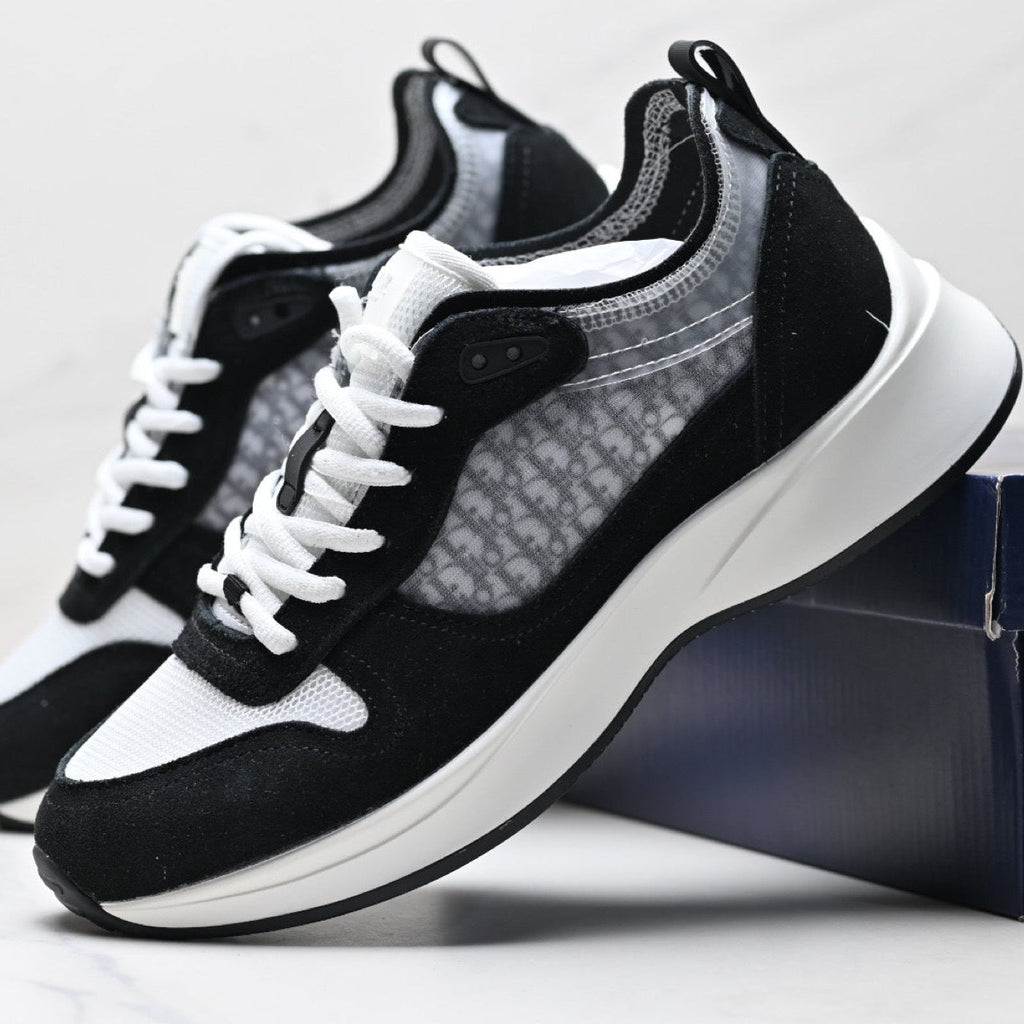 Delicate D2 Sneakers