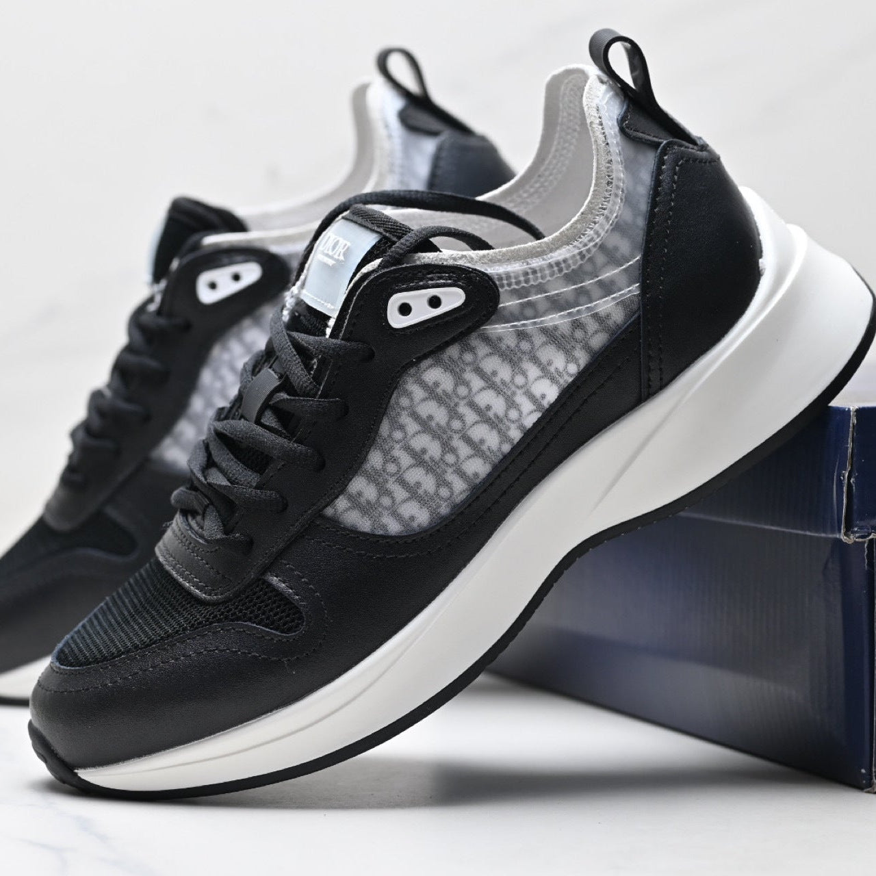 Delicate D2 Sneakers